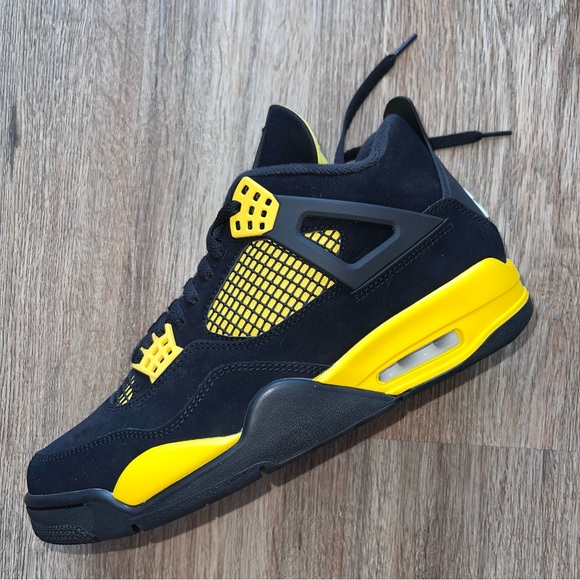 $3 START!! 9/3 @2pm pst/5PM est Jordan 4 Yellow Thunder - Picture 2 of 7